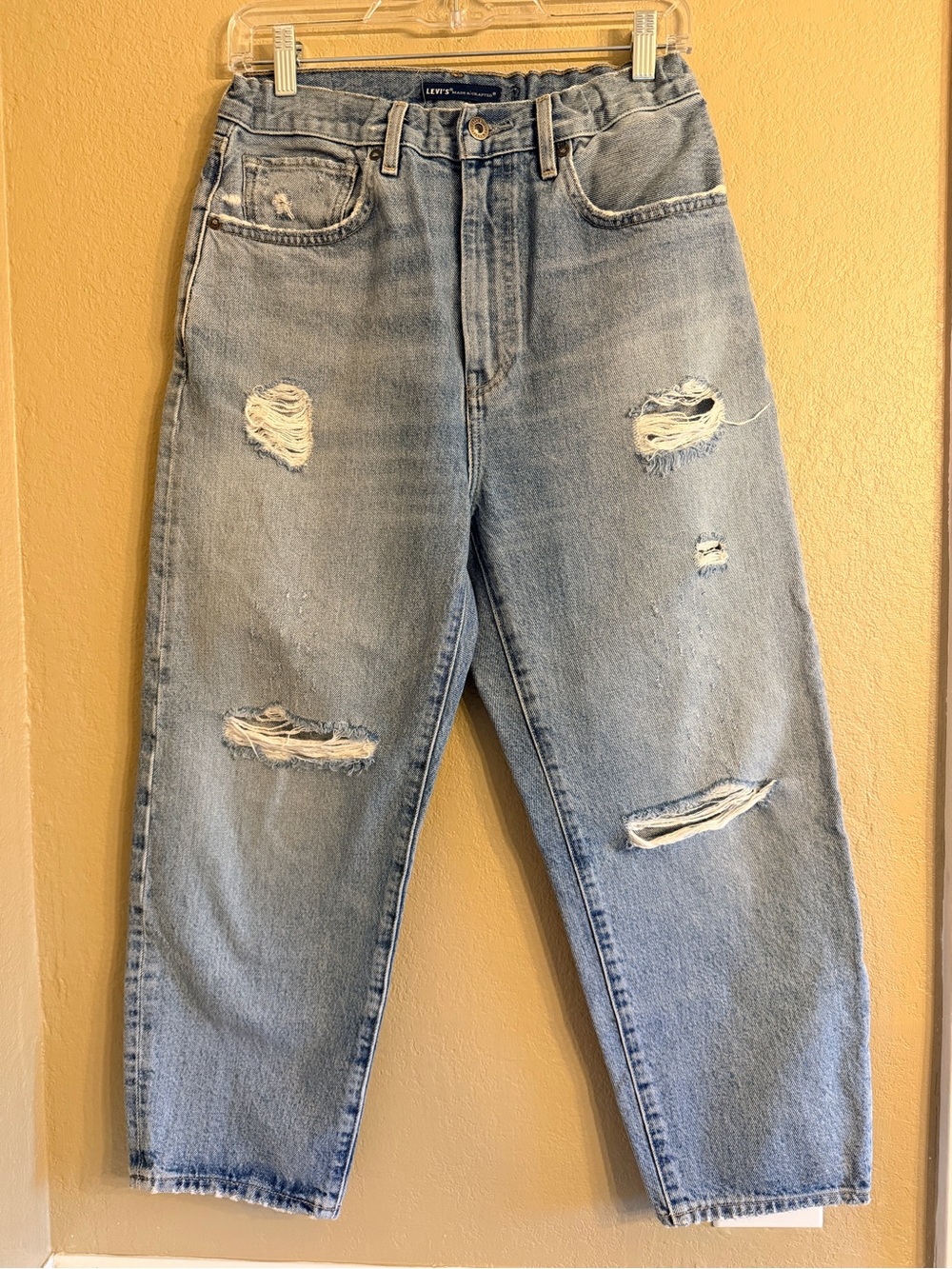 Levi's Made & Crafted Barrel Crop Distressed Jeans – Size 27